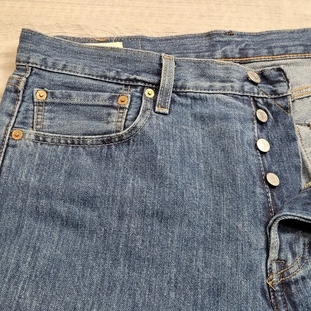 Levi's Premium 501 Original Fit XX Jeans Mens 35x32 Big E Medium Wash Button Fly